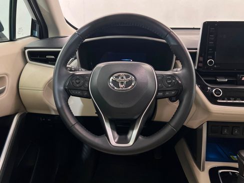 Certified 2022 Toyota Corolla Cross XLE w/ Convenience Package AWD/4WD image 13