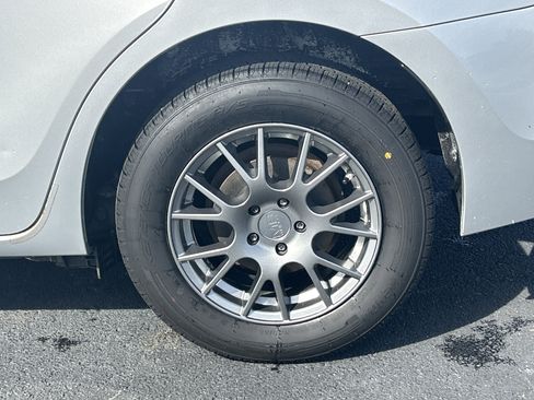 Used 2017 Toyota Corolla LE image 35