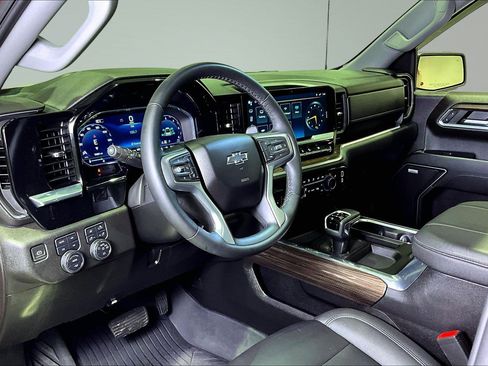 Used 2024 Chevrolet Silverado 1500 RST AWD/4WD image 19
