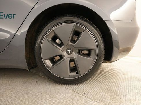 Used 2023 Tesla Model 3 Standard Range image 17