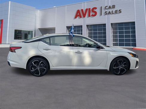 Used 2025 Nissan Altima 2.5 SR image 5