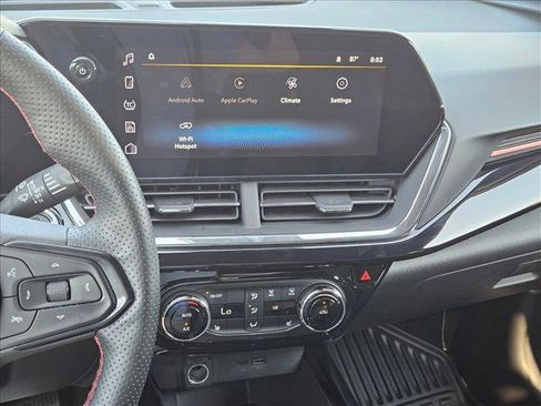 Used 2025 Chevrolet Trax RS FWD image 13