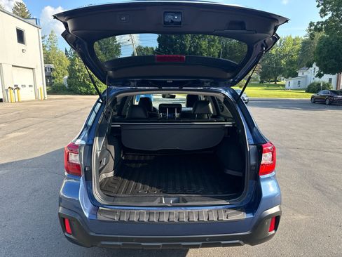 Used 2019 Subaru Outback 2.5i Limited AWD/4WD image 16