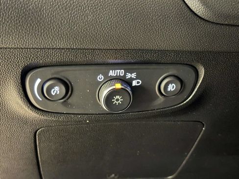 Certified 2023 Buick Encore GX Preferred w/ Cold Weather Comfort Package FWD image 19
