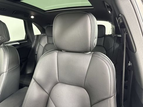 Certified 2025 Porsche Macan S AWD/4WD image 40
