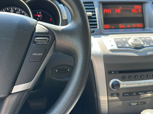 Used 2014 Nissan Murano S image 16