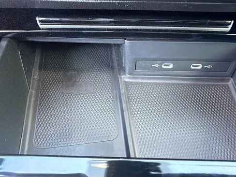 Used 2024 Volkswagen Atlas Cross Sport SE w/ Panoramic Sunroof Package FWD image 30
