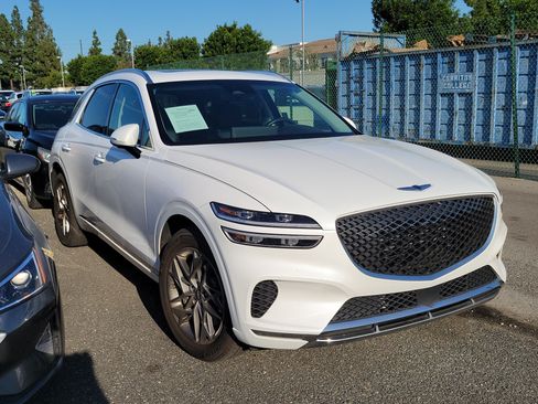 Used 2024 Genesis GV70 2.5T w/ Select Package AWD/4WD image 3