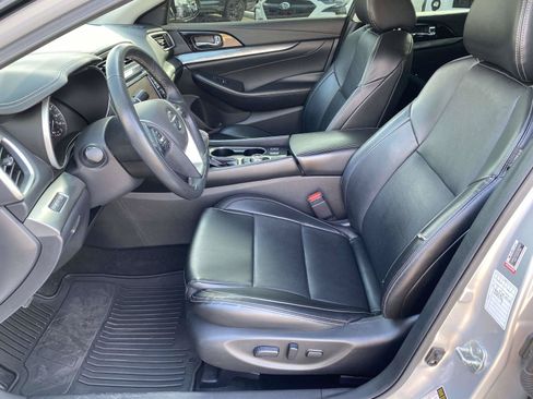 Used 2022 Nissan Maxima SV w/ Floor Mat Group FWD image 12
