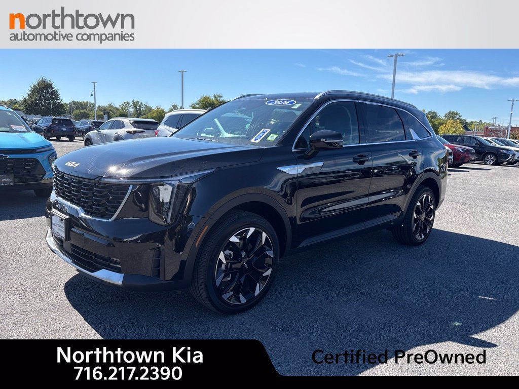 Certified 2026 Kia Sorento EX AWD/4WD image 1