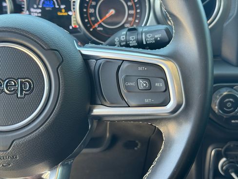 Used 2019 Jeep Wrangler Unlimited Sahara image 22