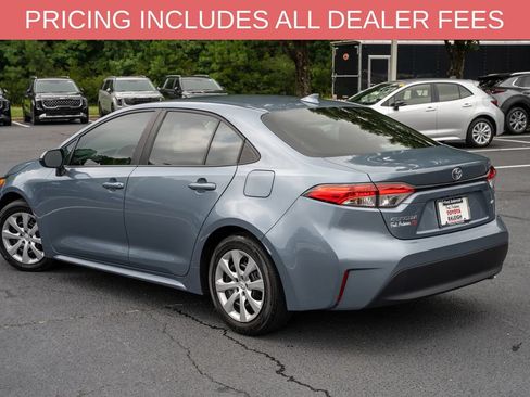 Used 2023 Toyota Corolla LE FWD image 3