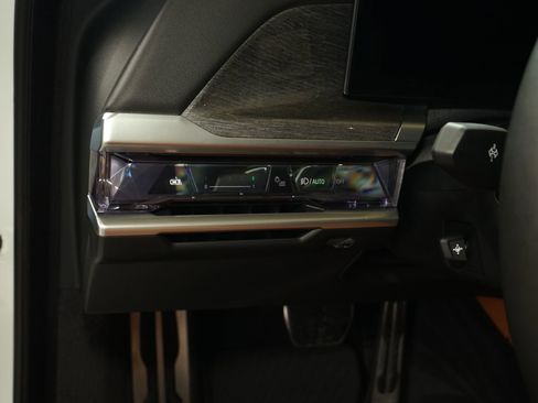 Used 2023 BMW 740i RWD image 24