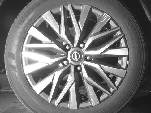 Used 2025 Nissan Altima 2.5 SV image 15