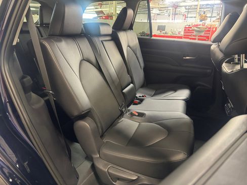 Certified 2026 Toyota Grand Highlander XLE FWD image 18