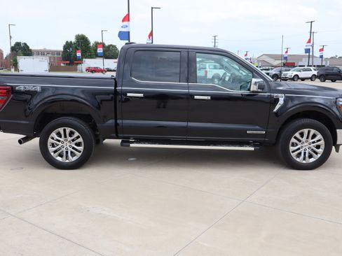 Used 2025 Ford F150 Lariat w/ Equipment Group 501A Mid AWD/4WD image 5