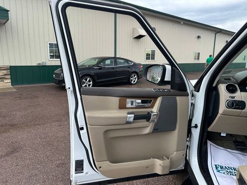 Used 2016 Land Rover LR4 HSE AWD/4WD image 11