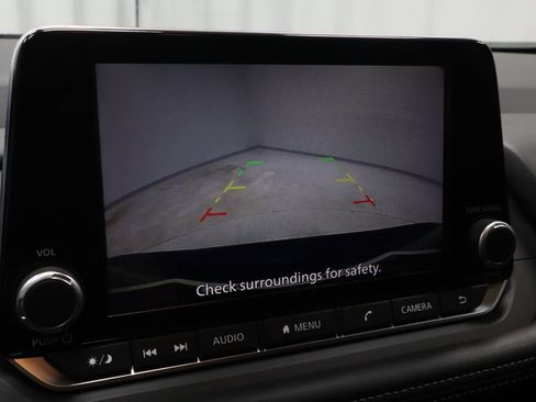 Certified 2025 Nissan Rogue SV AWD/4WD image 3