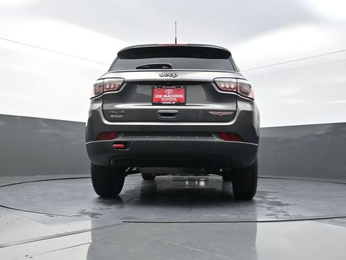 Used 2019 Jeep Compass Trailhawk AWD/4WD image 37