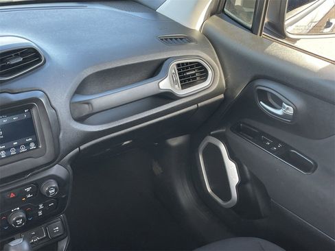 Used 2021 Jeep Renegade Sport image 15