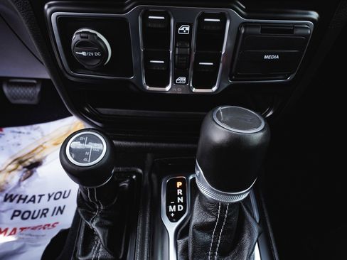 Used 2023 Jeep Wrangler Unlimited Sahara w/ Cold Weather Group image 25