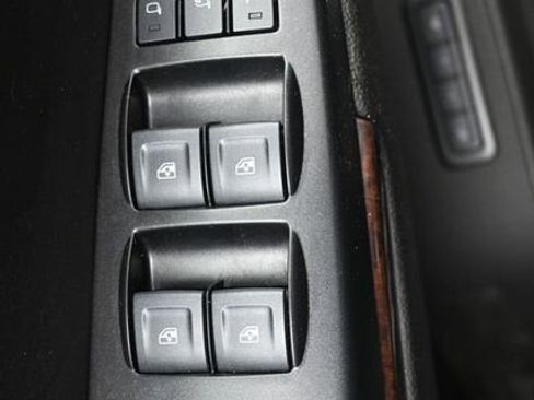 Used 2019 GMC Yukon XL SLT AWD/4WD image 9