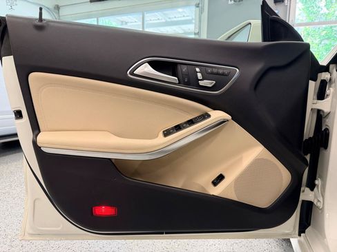 Used 2018 Mercedes-Benz CLA 250 image 16