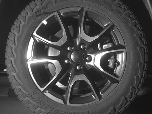 Used 2025 Jeep Compass Trailhawk AWD/4WD image 13