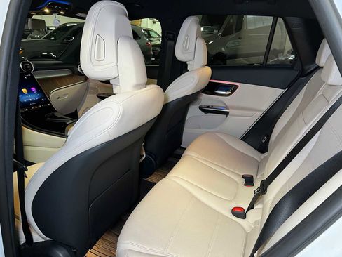 Certified 2025 Mercedes-Benz GLC 300 4MATIC image 20