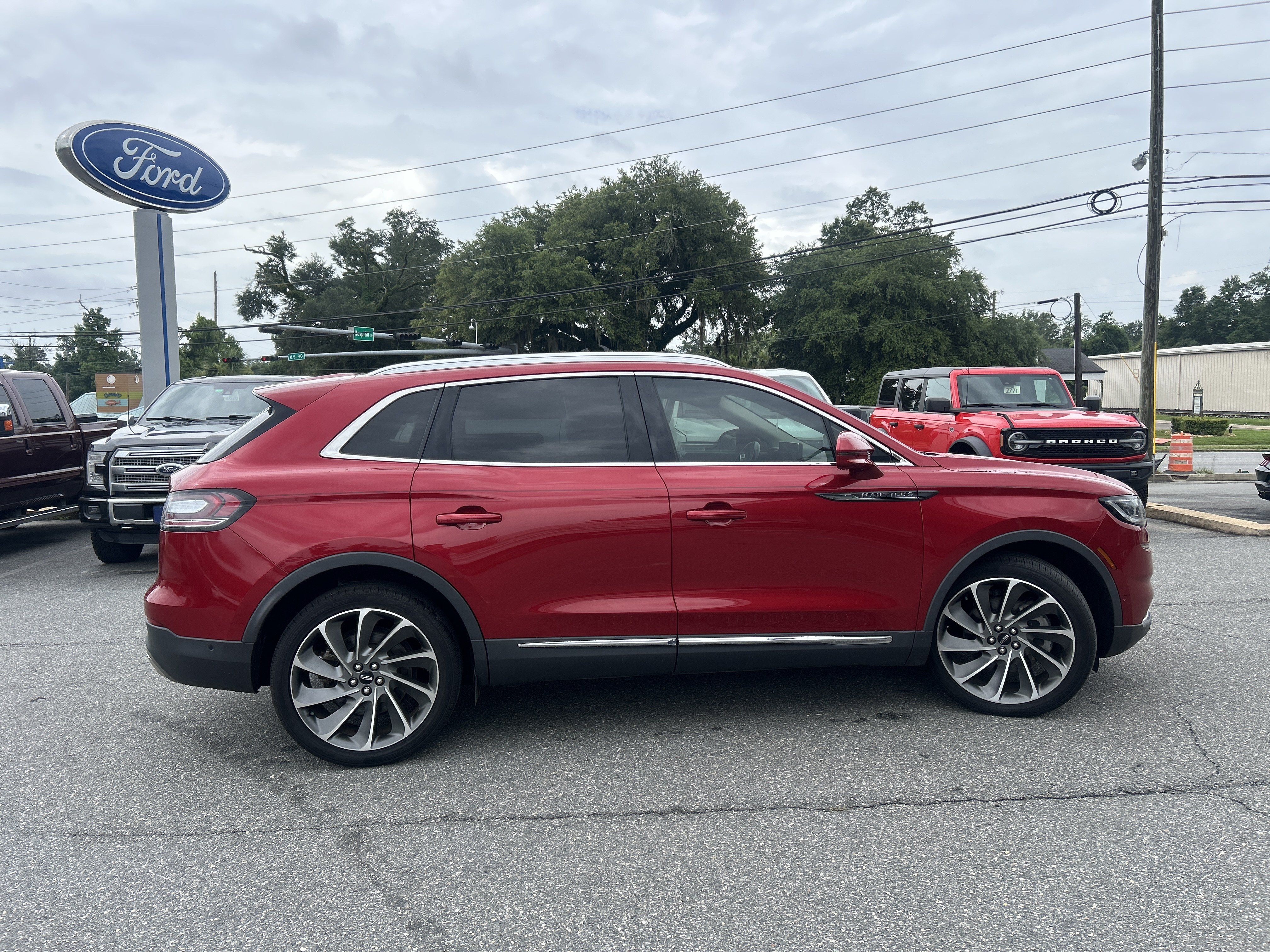 Used 2021 Lincoln Nautilus Reserve w/ Equipment Group 202A AWD/4WD image 8