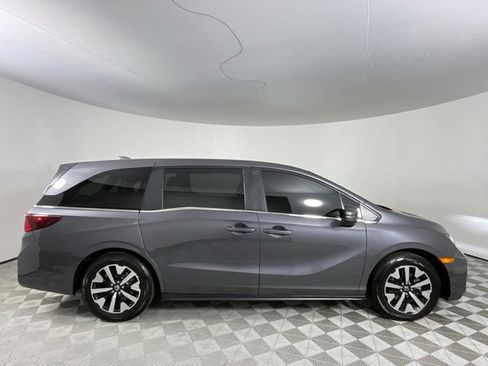 Used 2025 Honda Odyssey EX-L image 4