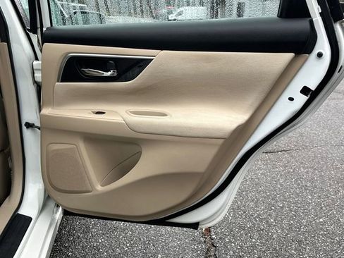 Used 2014 Nissan Altima 2.5 S w/ Display Audio Package FWD image 16