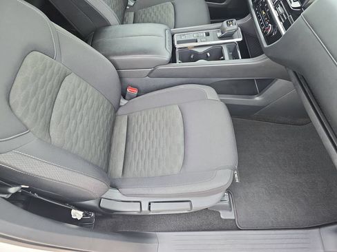 Used 2025 Nissan Pathfinder SV FWD image 10