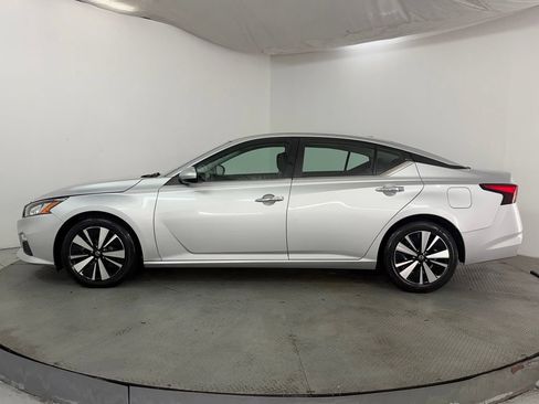 Used 2021 Nissan Altima 2.5 SV FWD image 4