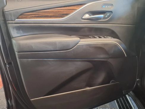 Used 2023 Cadillac Escalade ESV Premium Luxury w/ LPO, Radiant Package AWD/4WD image 17