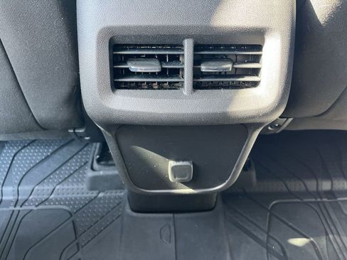 Used 2018 Chevrolet Equinox LT image 20