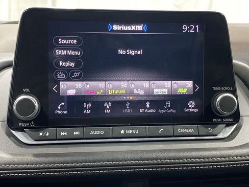 Used 2023 Nissan Rogue SV image 12