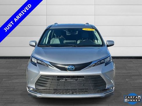 Used 2024 Toyota Sienna XLE image 8