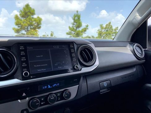 Used 2021 Toyota Tacoma SR5 RWD image 35