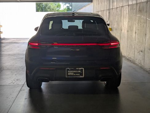 Certified 2026 Porsche Macan AWD/4WD image 8
