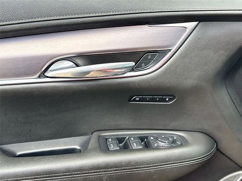 Used 2022 Cadillac XT6 Luxury image 19