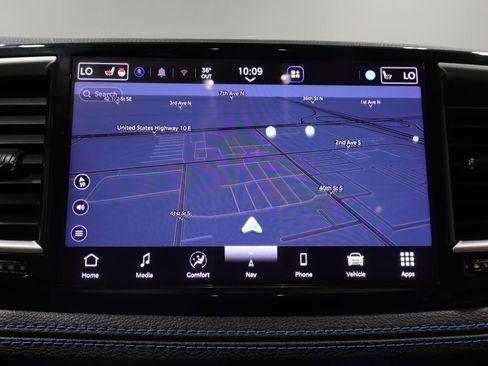 Used 2021 Chrysler Pacifica Touring-L w/ Uconnect Theater Family Group FWD image 32