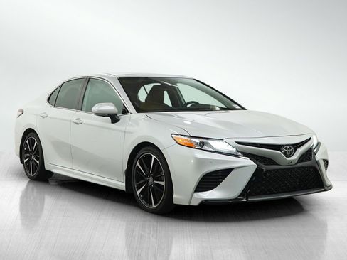 Used 2020 Toyota Camry XSE FWD image 7