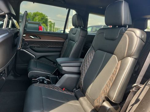 Used 2024 Jeep Grand Cherokee L Summit w/ Rear Seat Video Group I AWD/4WD image 12