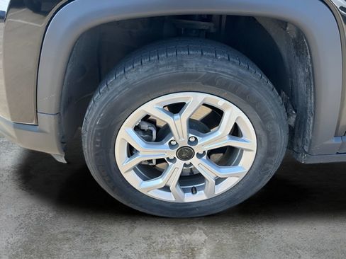 Used 2025 Jeep Compass Latitude image 29