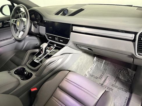 Used 2023 Porsche Cayenne S Platinum w/ Premium Package Plus AWD/4WD image 27