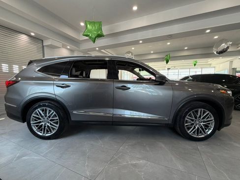 Used 2023 Acura MDX SH-AWD w/ Advance Package image 9