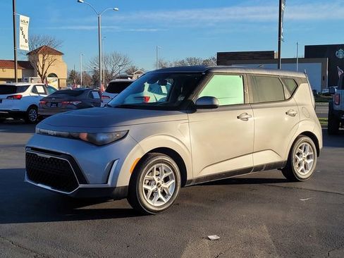 Used 2024 Kia Soul LX w/ Option Group 015 image 10