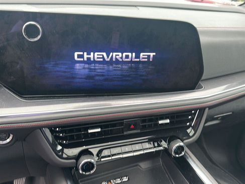 Used 2025 Chevrolet Suburban RST w/ Comfort Package AWD/4WD image 7
