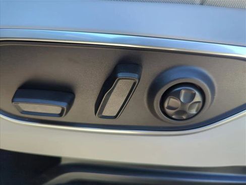 New 2026 Jeep Grand Wagoneer 2WD image 17